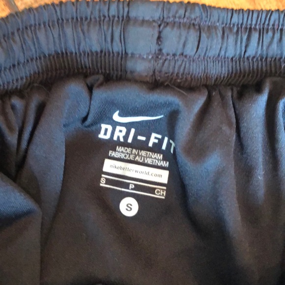 Nike Dri-Fit Shorts - Picture 3 of 3